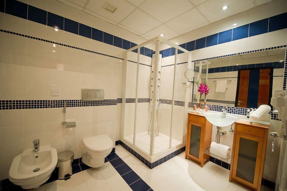 One Pavilion Luxury Serviced 4*